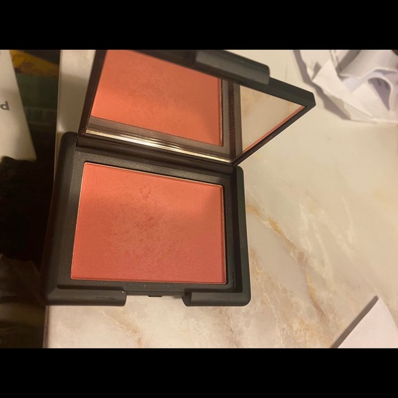 'NARS' Amour Blush - Picture 2 of 2